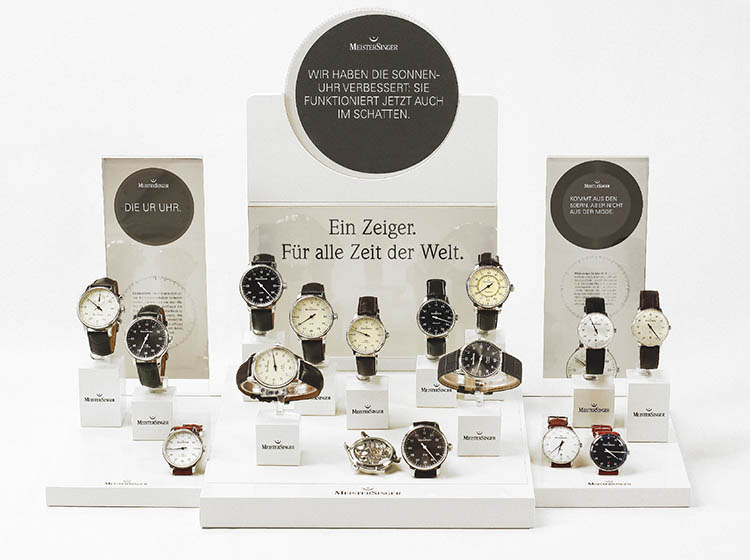 Presentoirs en acrylique pour montres